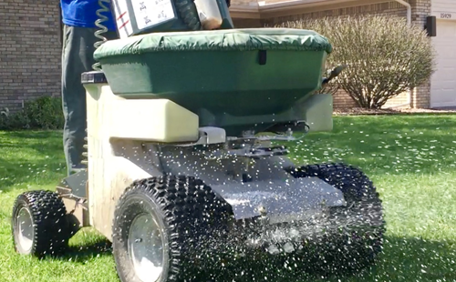 lawn spreader